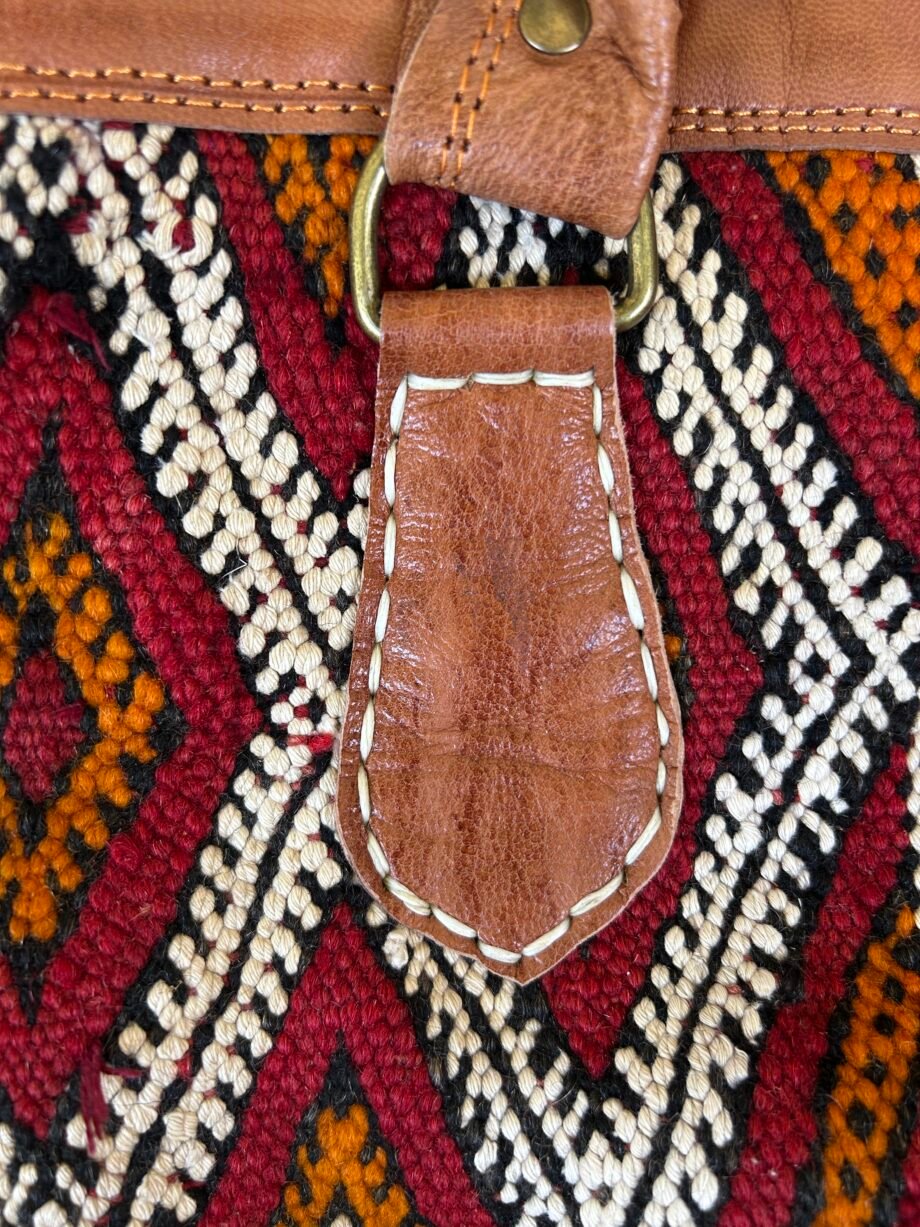 Sac de voyage en cuir avec motifs berbère