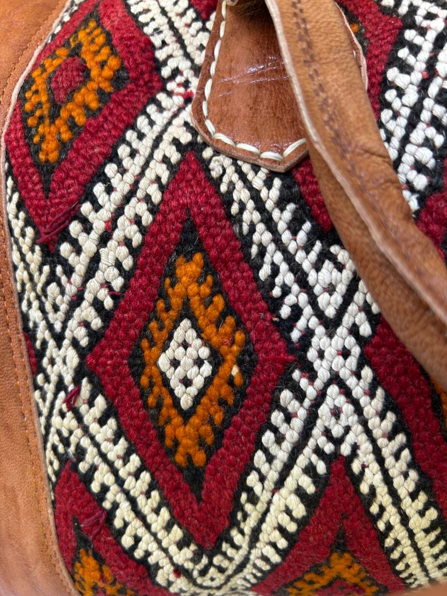 Sac de voyage en cuir avec motifs berbère
